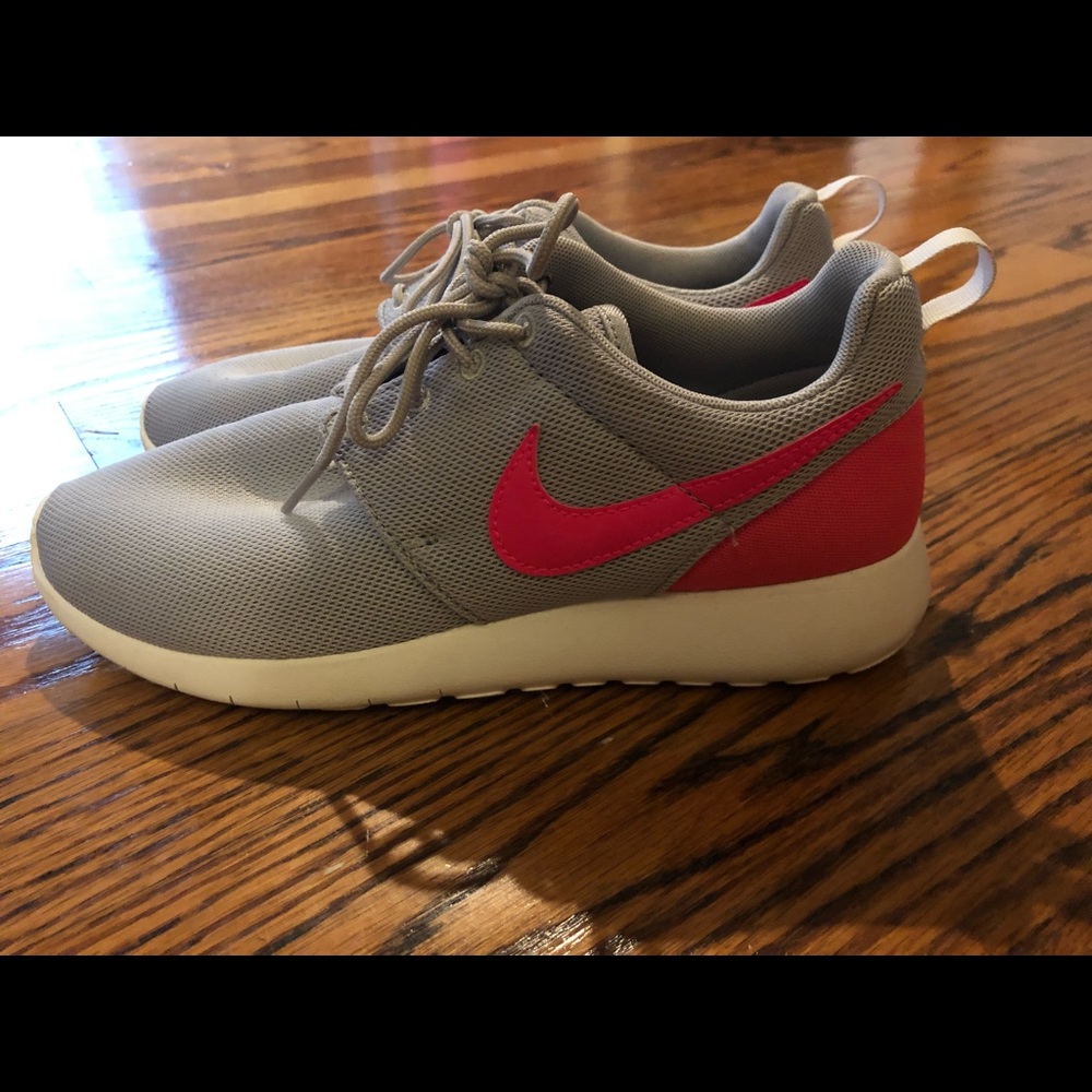 7Y Nike Rosche